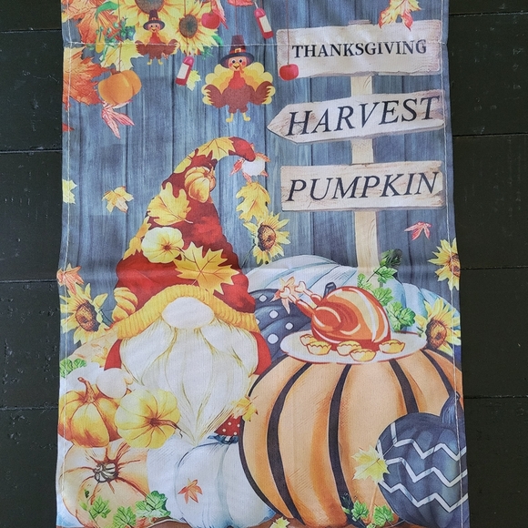 Seasonal Garden Flags - Lot (5). Never used! - Picture 5 of 6